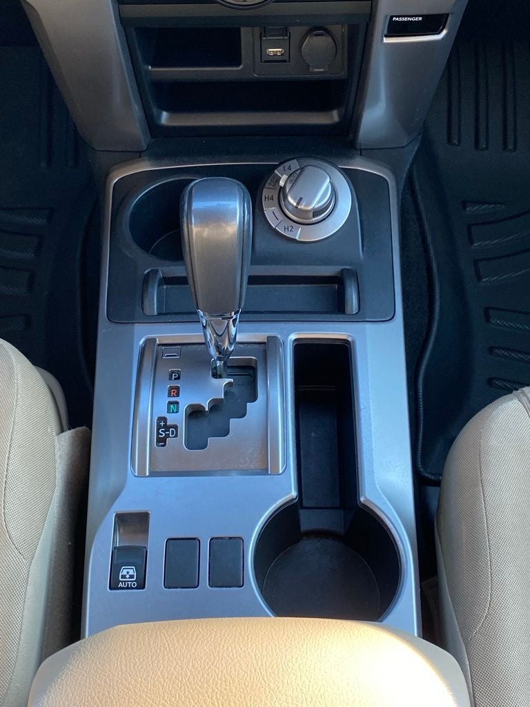 2022 Toyota 4Runner SR5 4X4 / CLEAN CARFAX