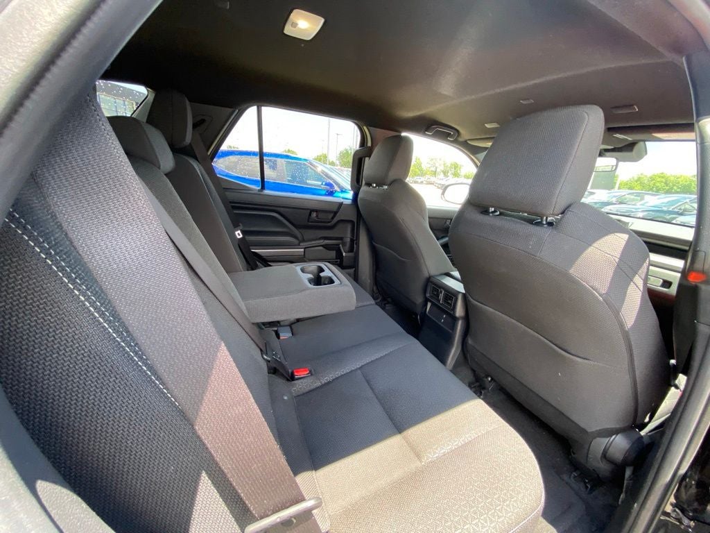2025 Toyota 4Runner SR5 4X4 / ONE OWNER