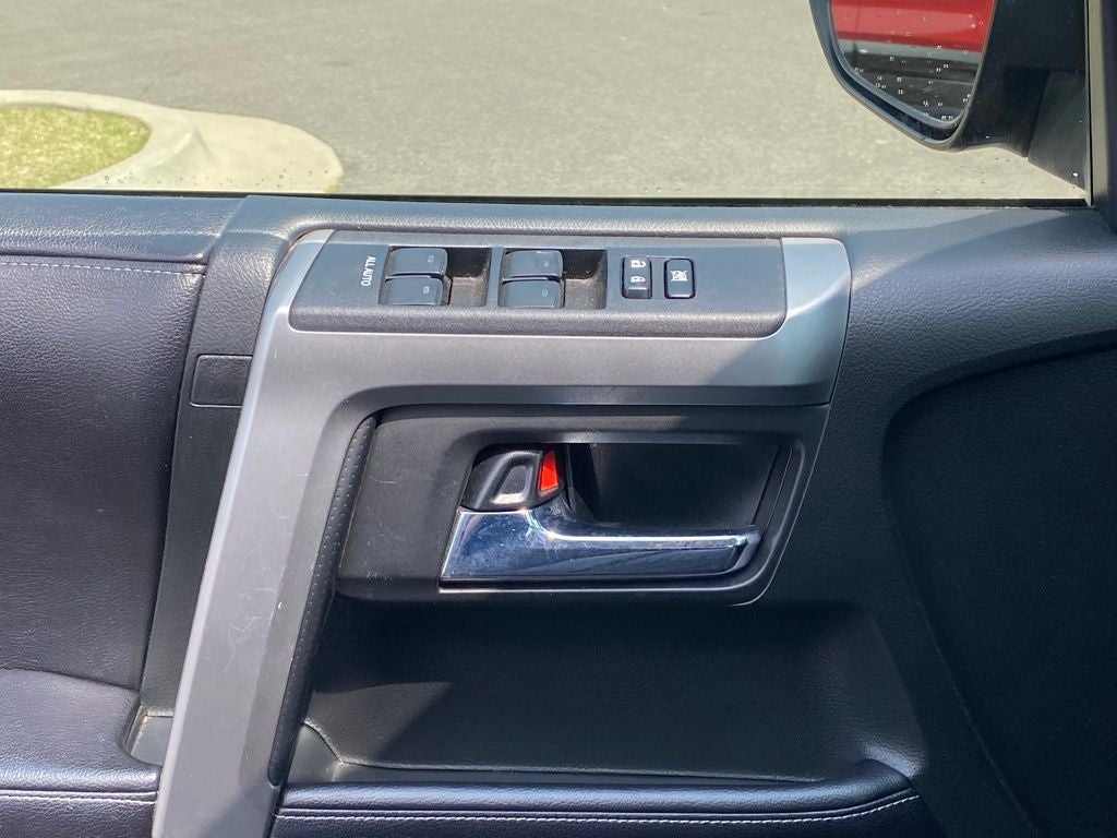 2017 Toyota 4Runner SR5 NAV / POWER DRIVERS SEAT