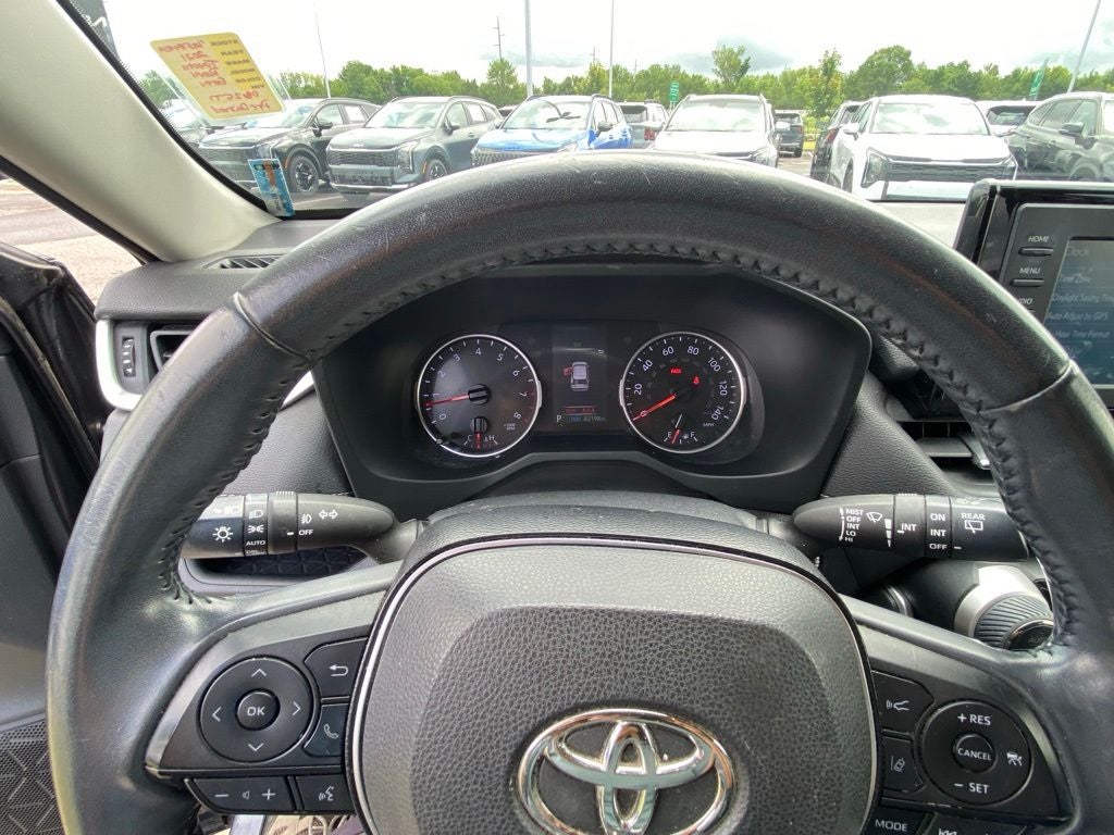 2021 Toyota RAV4 XLE Premium CLEAN CARFAX / ONE OWNER / MOONROOF
