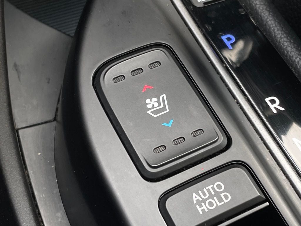 2017 Hyundai Santa Fe Limited Ultimate AWD / MOONROOF / HEATED SEATS