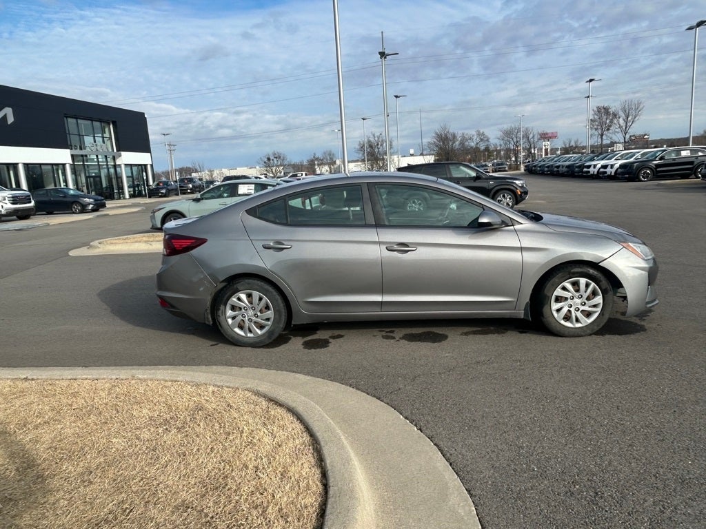 2020 Hyundai Elantra SE