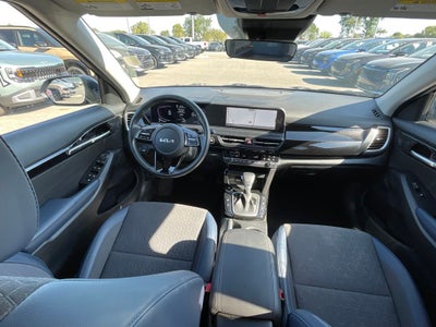 2025 Kia Seltos S ONE OWNER / HEATED SEATS / NAV