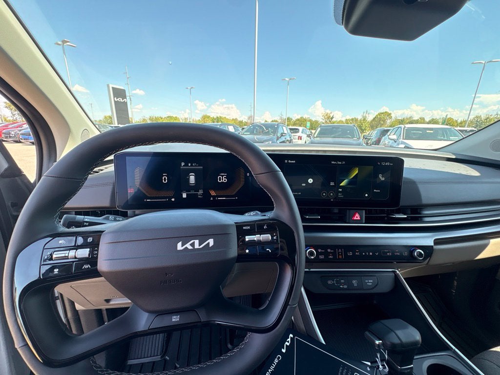 2027 Kia Carnival LX
