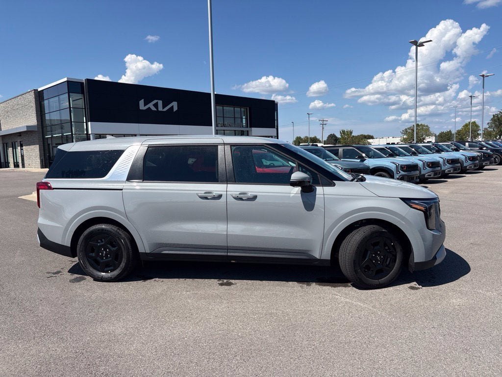 2027 Kia Carnival LX