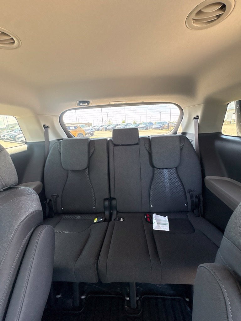 2027 Kia Carnival LX