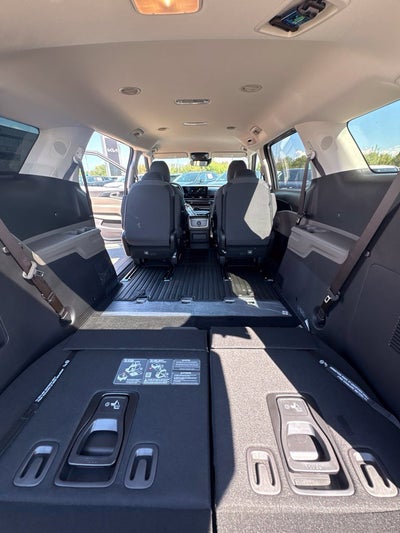 2027 Kia Carnival LX