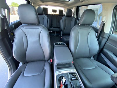 2027 Kia Carnival SX