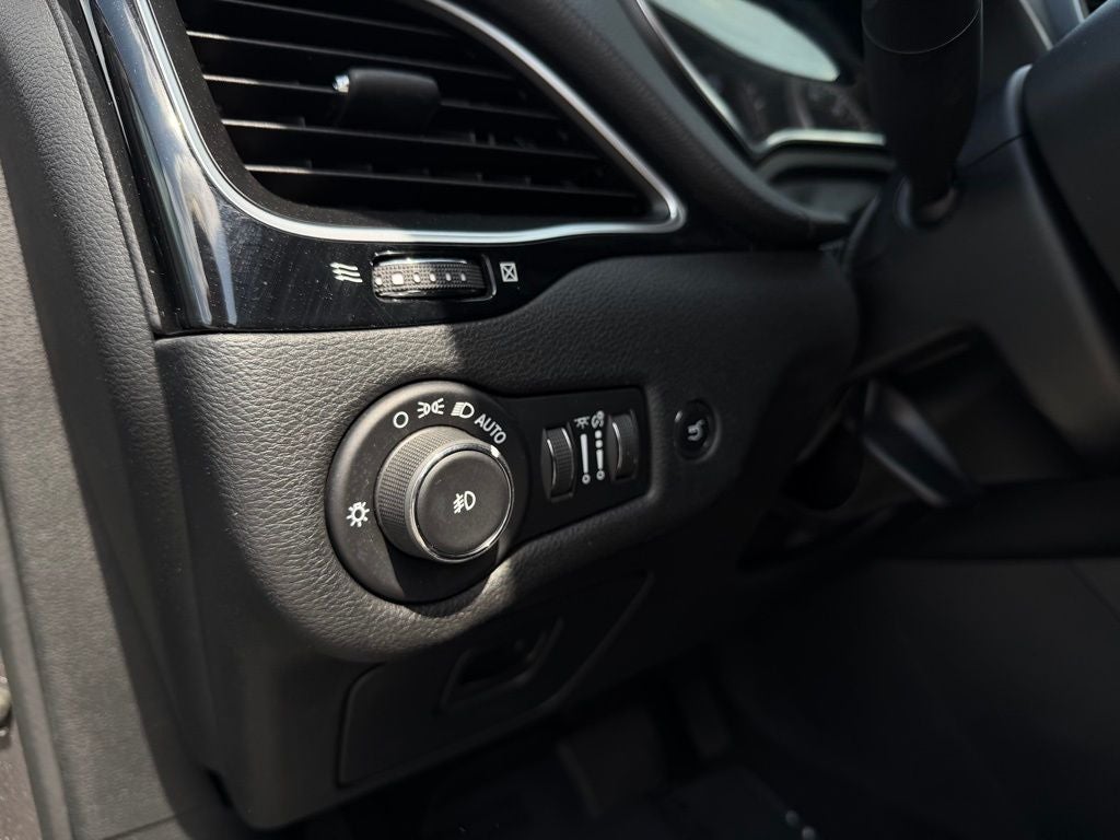 2020 Jeep Cherokee Altitude