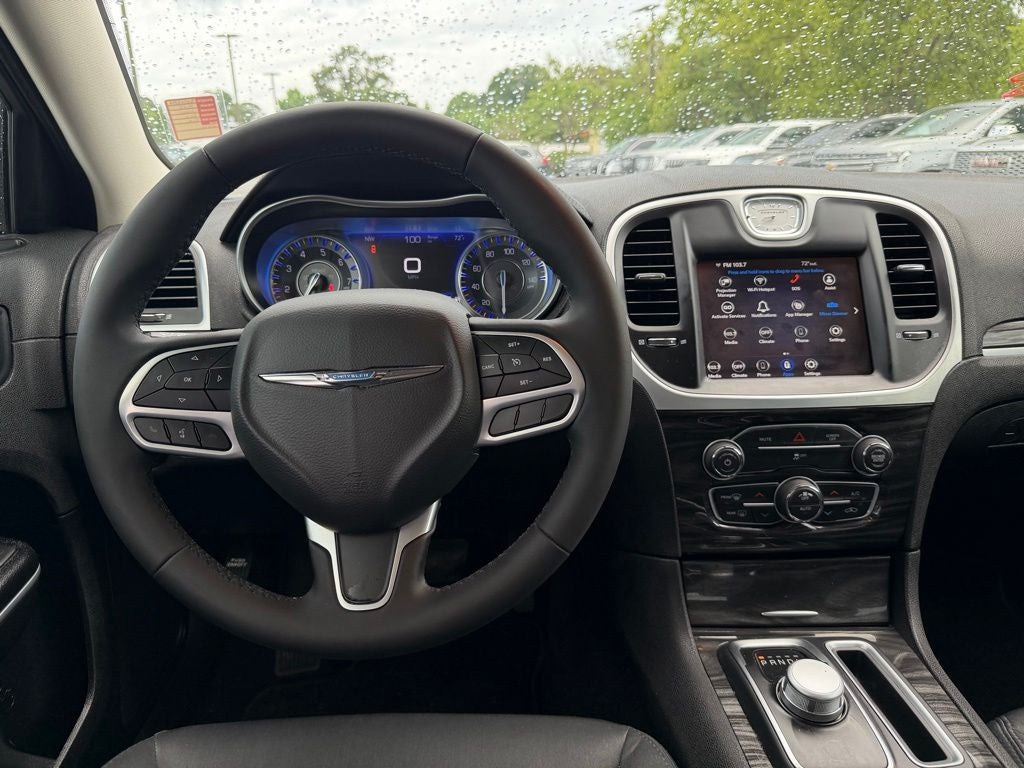 2022 Chrysler 300 Touring