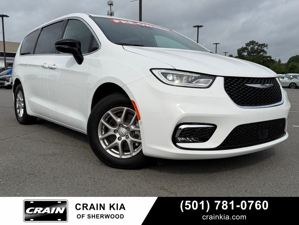 2026 Chrysler Pacifica Select