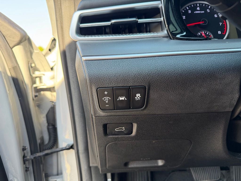 2022 Kia K5 GT-Line *Red Interior Pkg/ Premium Pkg/ Pano Roof