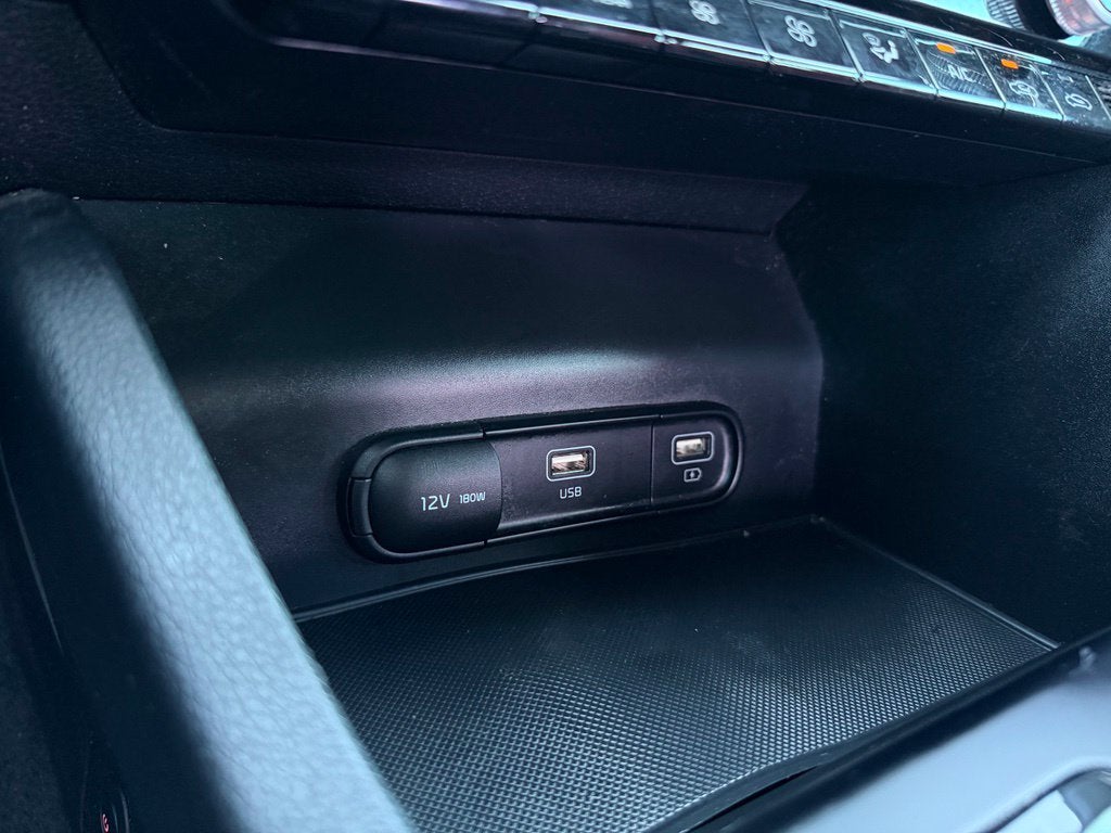 2022 Kia K5 GT-Line *Red Interior Pkg/ Premium Pkg/ Pano Roof