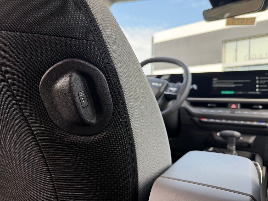 2027 Kia Seltos LX