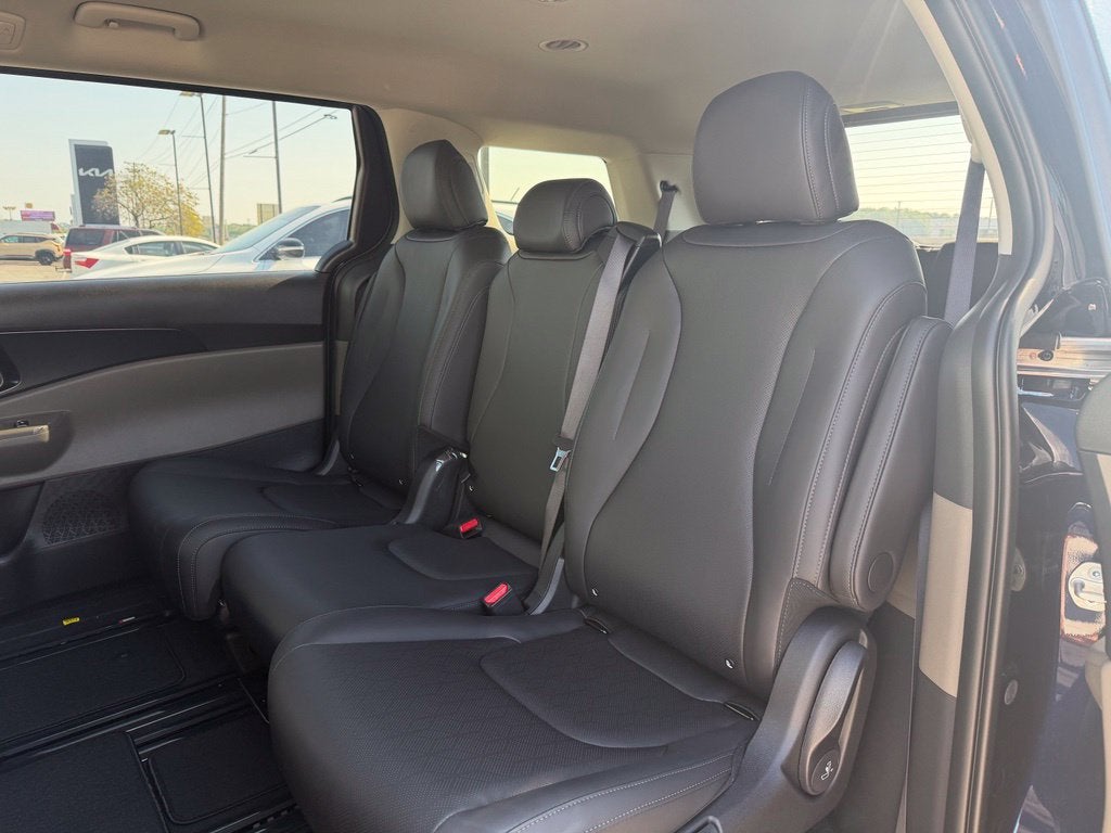 2027 Kia Carnival LXS