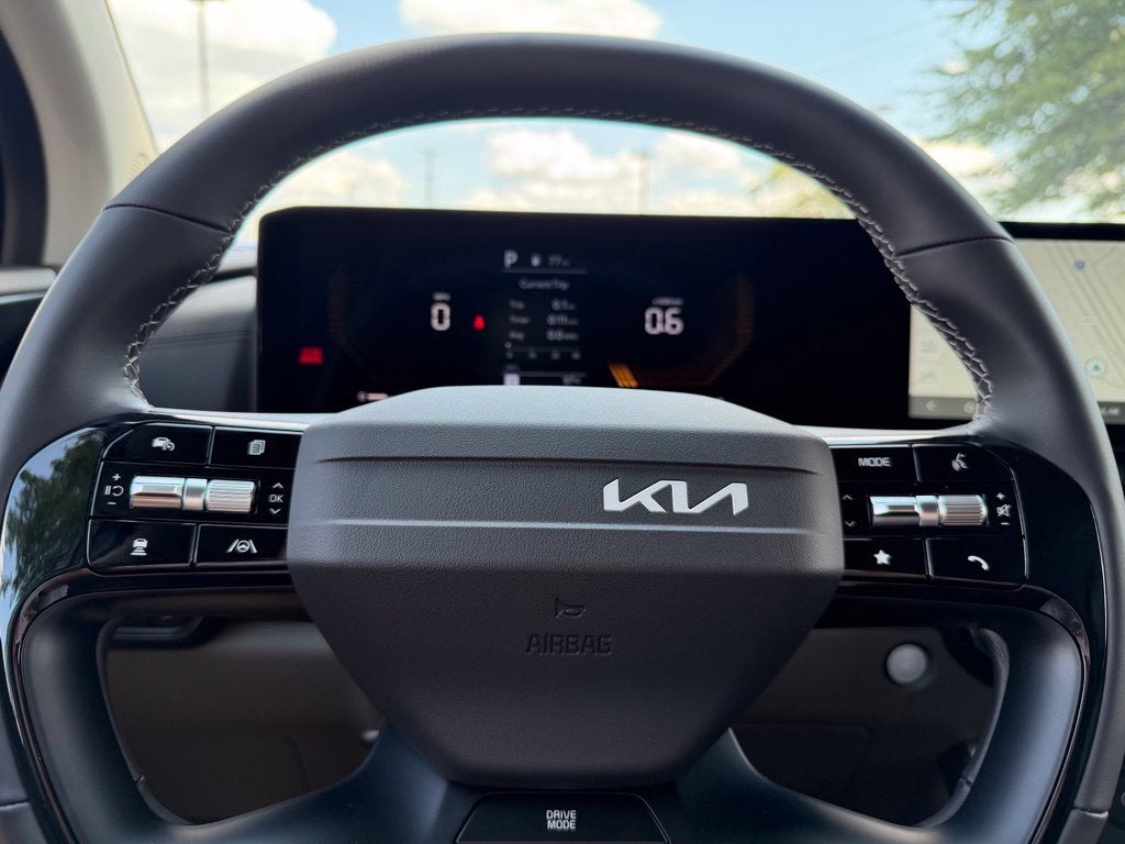 2027 Kia Carnival LX