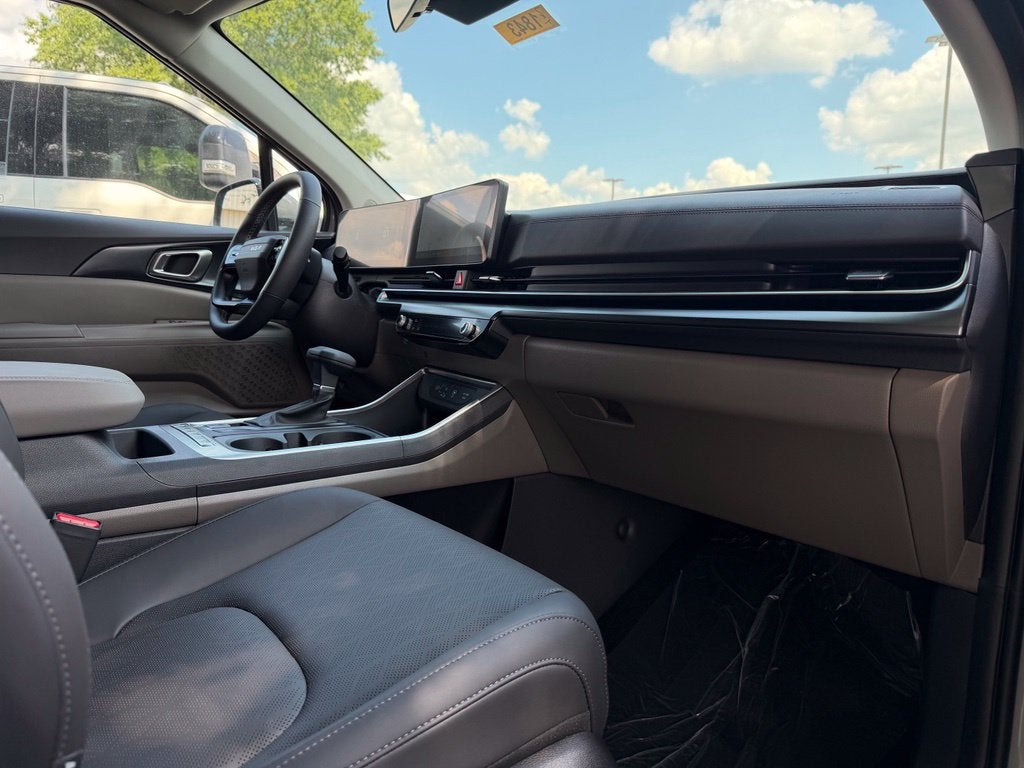 2027 Kia Carnival LX