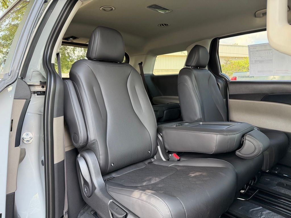 2027 Kia Carnival LXS