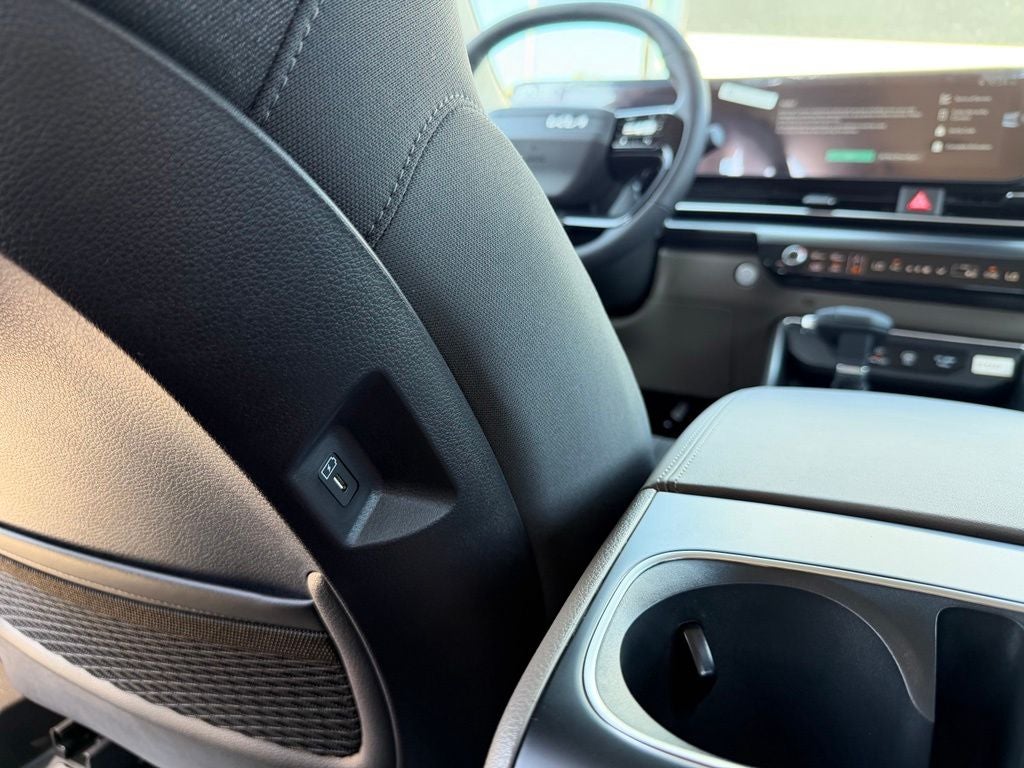 2027 Kia Carnival LX