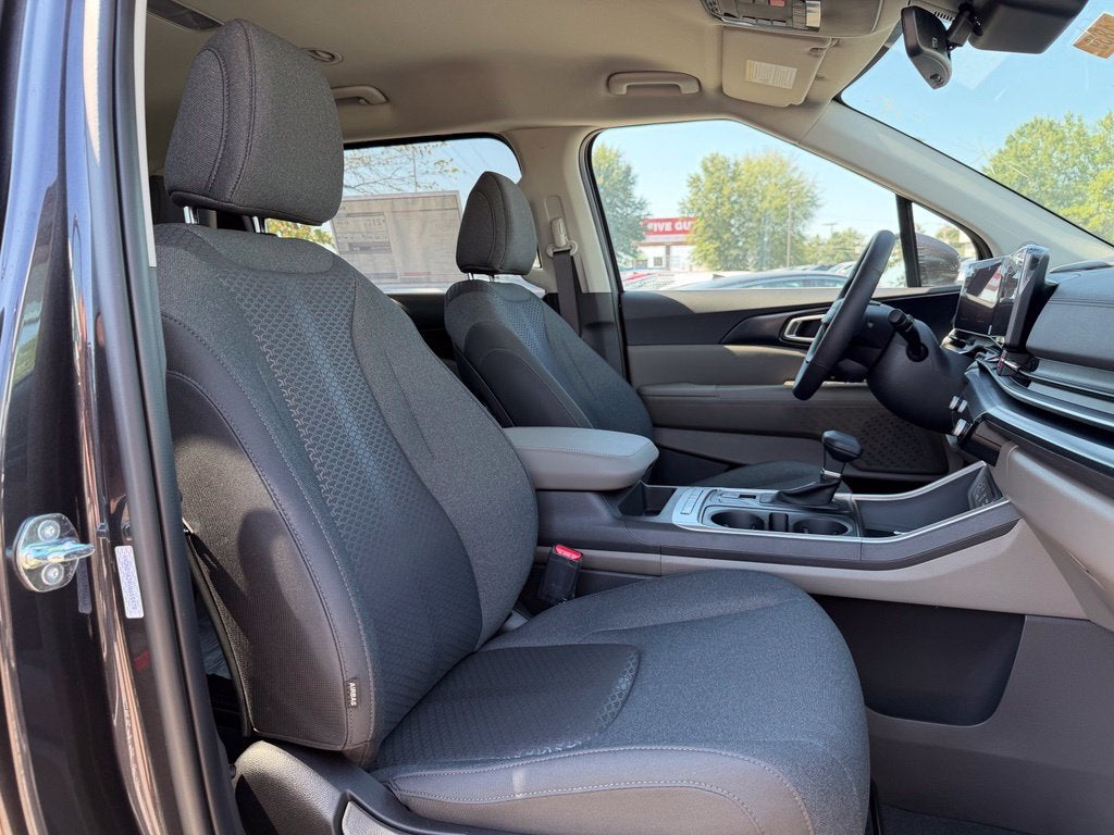 2027 Kia Carnival LX