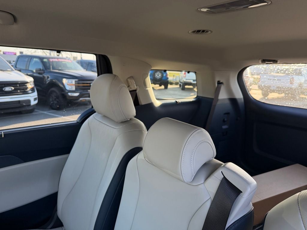 2026 Kia Carnival Hybrid EX