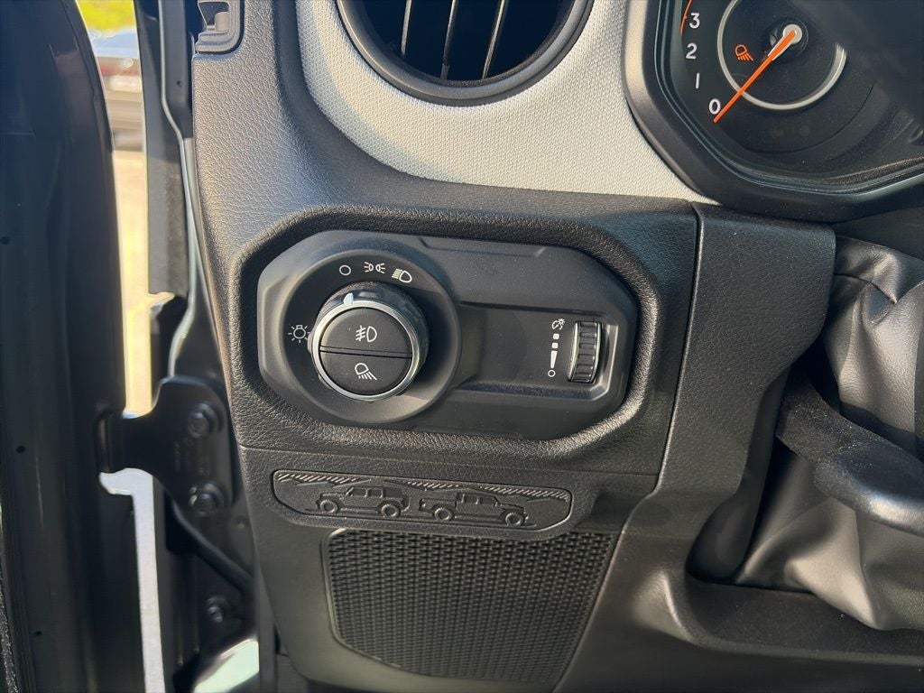 2025 Jeep Gladiator Nighthawk SUPER CLEAN 1 OWNER!!