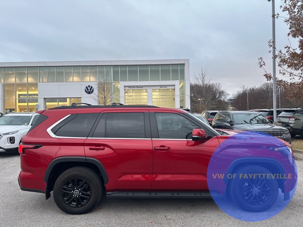 2024 Toyota Sequoia SR5 LEATHER ROOF 4x4 8 Passenger, 1 OWNER CLEAN CARFAX