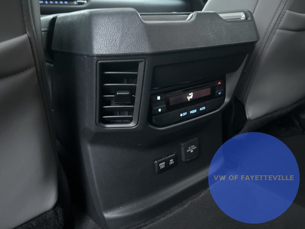 2024 Toyota Sequoia SR5 LEATHER ROOF 4x4 8 Passenger, 1 OWNER CLEAN CARFAX