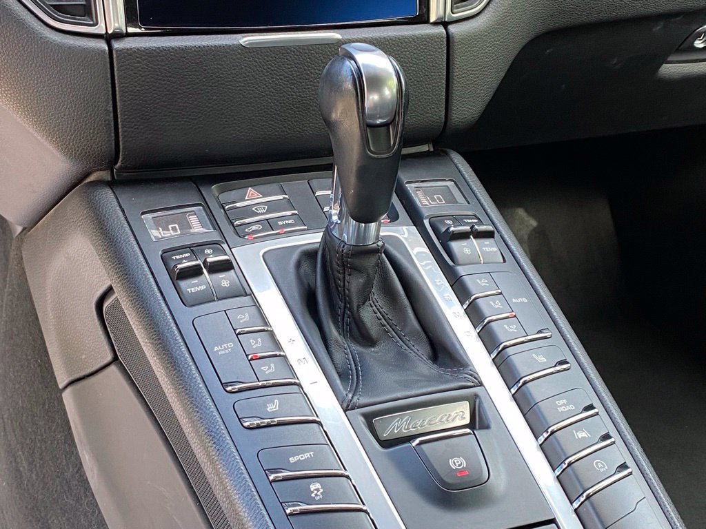 2017 Porsche Macan Base