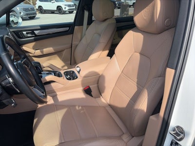2023 Porsche Cayenne Platinum Edition