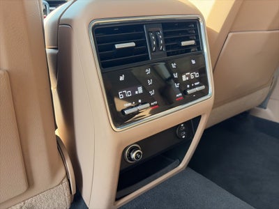 2023 Porsche Cayenne Platinum Edition