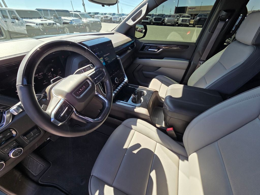 2025 GMC Yukon Elevation