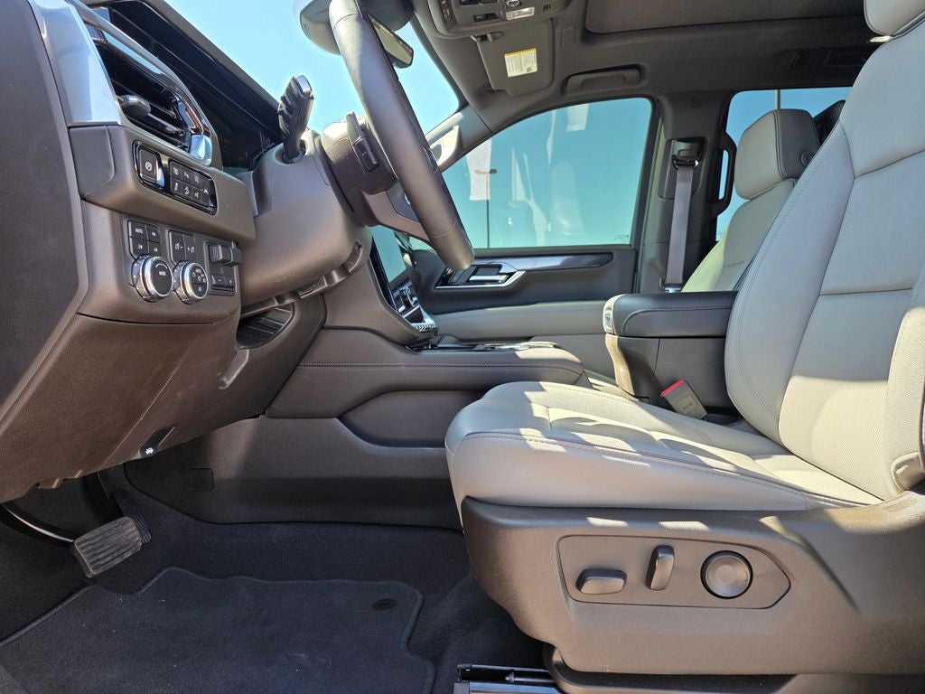 2025 GMC Yukon Elevation