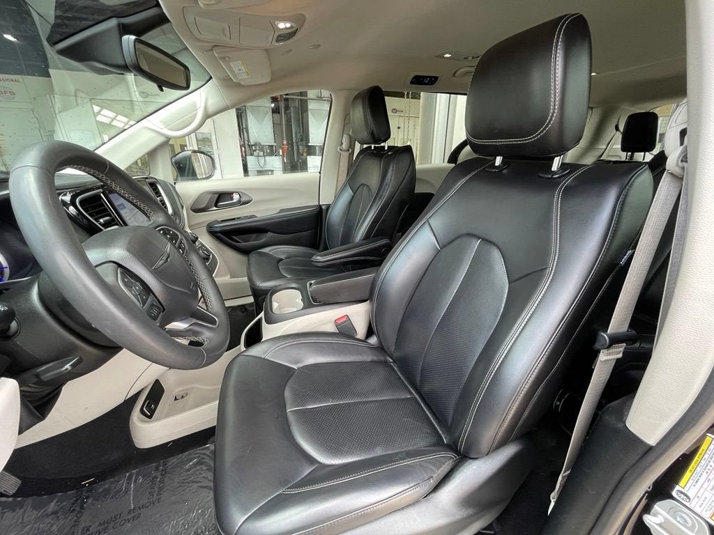 2023 Chrysler Pacifica Hybrid Touring L