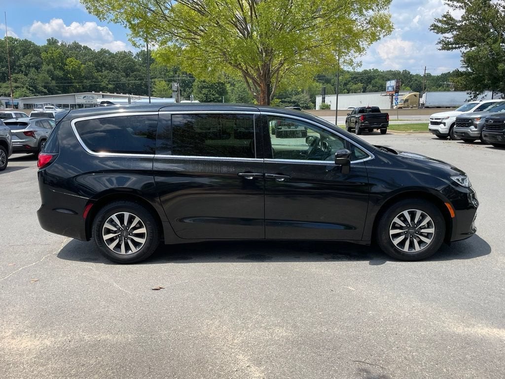 2023 Chrysler Pacifica Hybrid Touring L