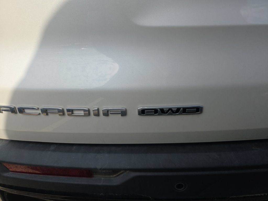 2025 GMC Acadia AT4