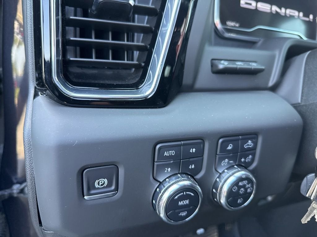 2025 GMC Sierra 2500 HD Denali