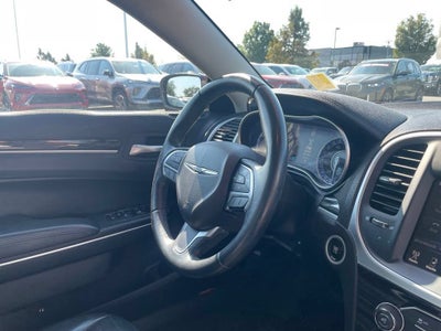 2016 Chrysler 300 Limited