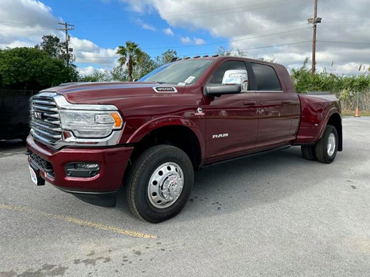 2024 RAM 3500 Laramie 4X4 Crew Cab SWB's photo