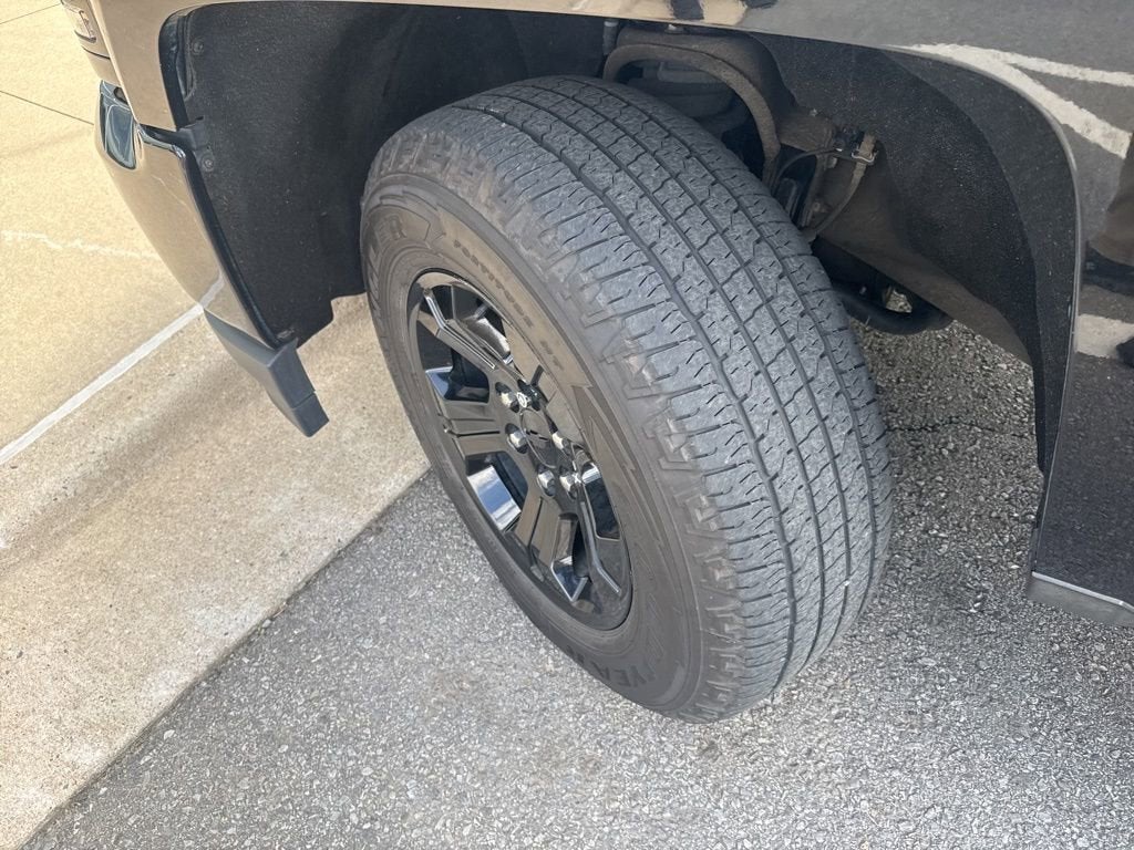 Used 2017 Chevrolet Silverado 1500 LT with VIN 3GCUKREC7HG464171 for sale in Little Rock