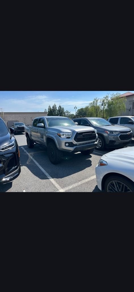 Used 2022 Toyota Tacoma SR5 with VIN 3TMCZ5ANXNM462970 for sale in Little Rock