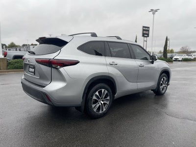 2024 Toyota Highlander XLE