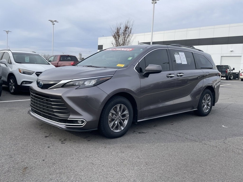 2024 Toyota Sienna XLE