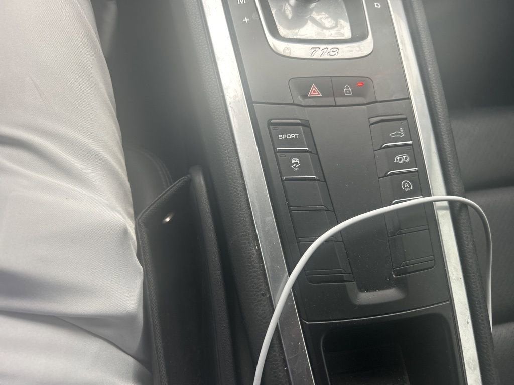 2019 Porsche 718 Cayman 2DR COUPE