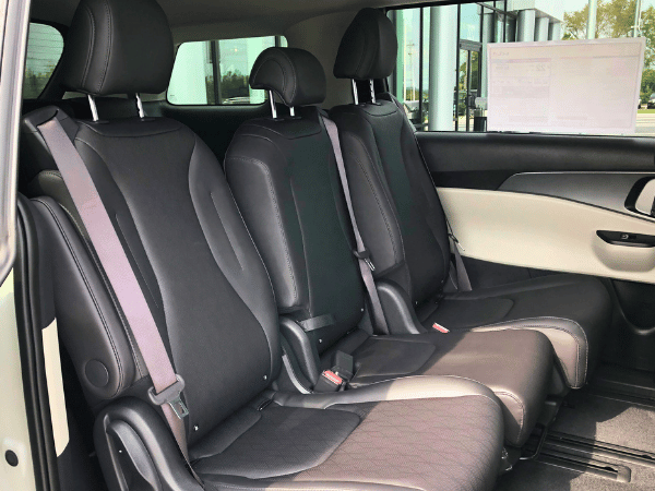 Kia Carnival passenger space