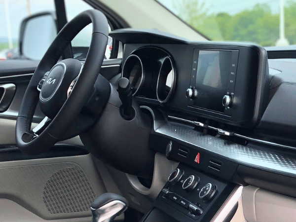 Kia Carnival MPV interior
