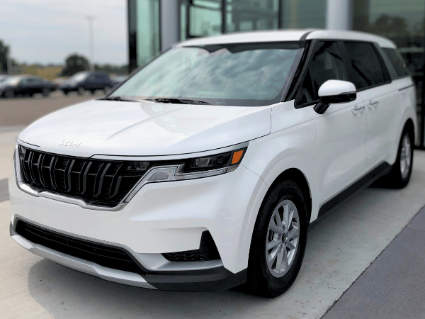 2024 Kia Carnival Minivan outside Crain Kia of Conway