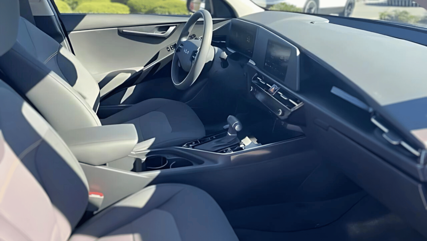 Interior View of the 2025 Kia Niro Hybrid