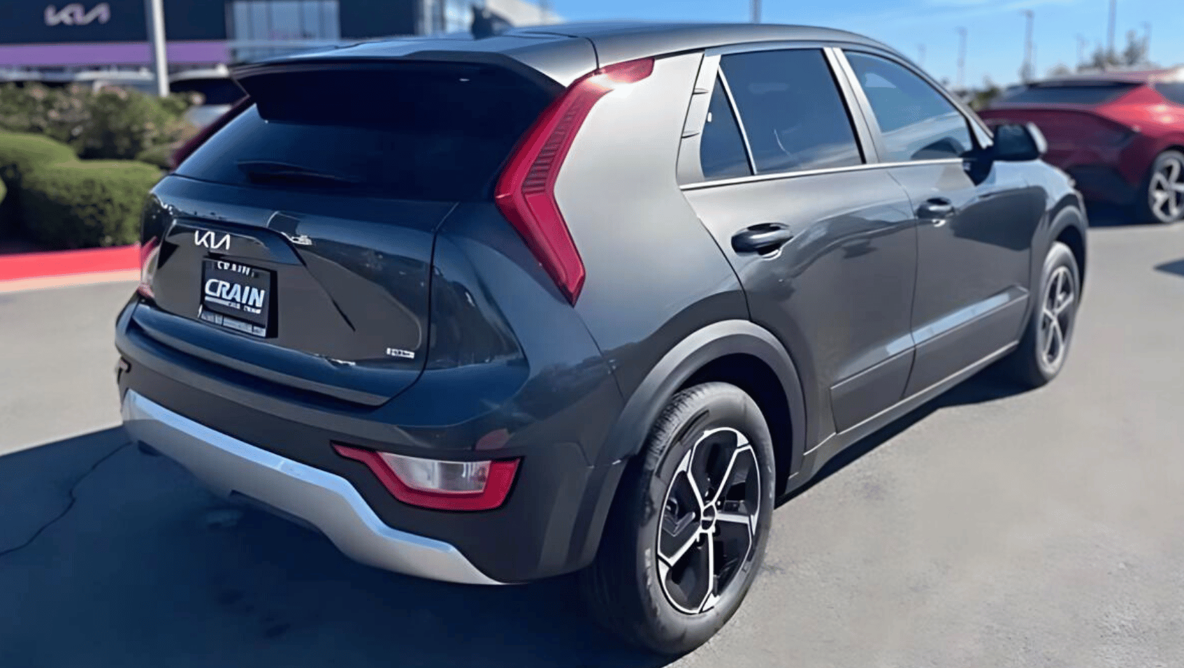 Side View of the 2025 Kia Niro Hybrid